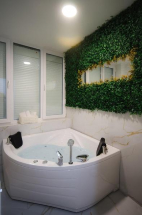 Gold Luxury Apartment